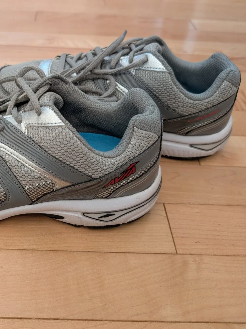*NWOT* Avia Execute II Grey and Silver Athletic Sneakers - Size 8.5